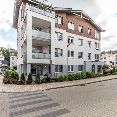 Lesna By Renters Apartman